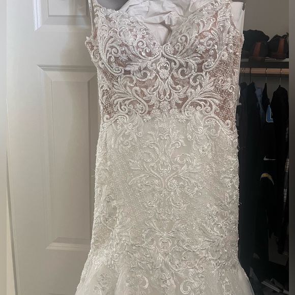Wedding dress new - Picture 2 of 6